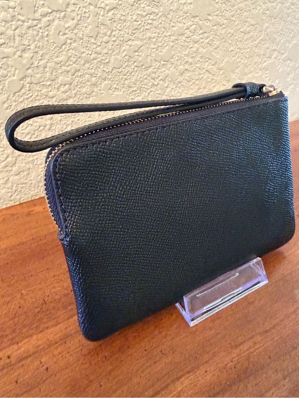 Coach Corner Zip Wristlet Black Crossgrain Leather with Gold Hardware, NWT, $88 - Picture 10 of 14